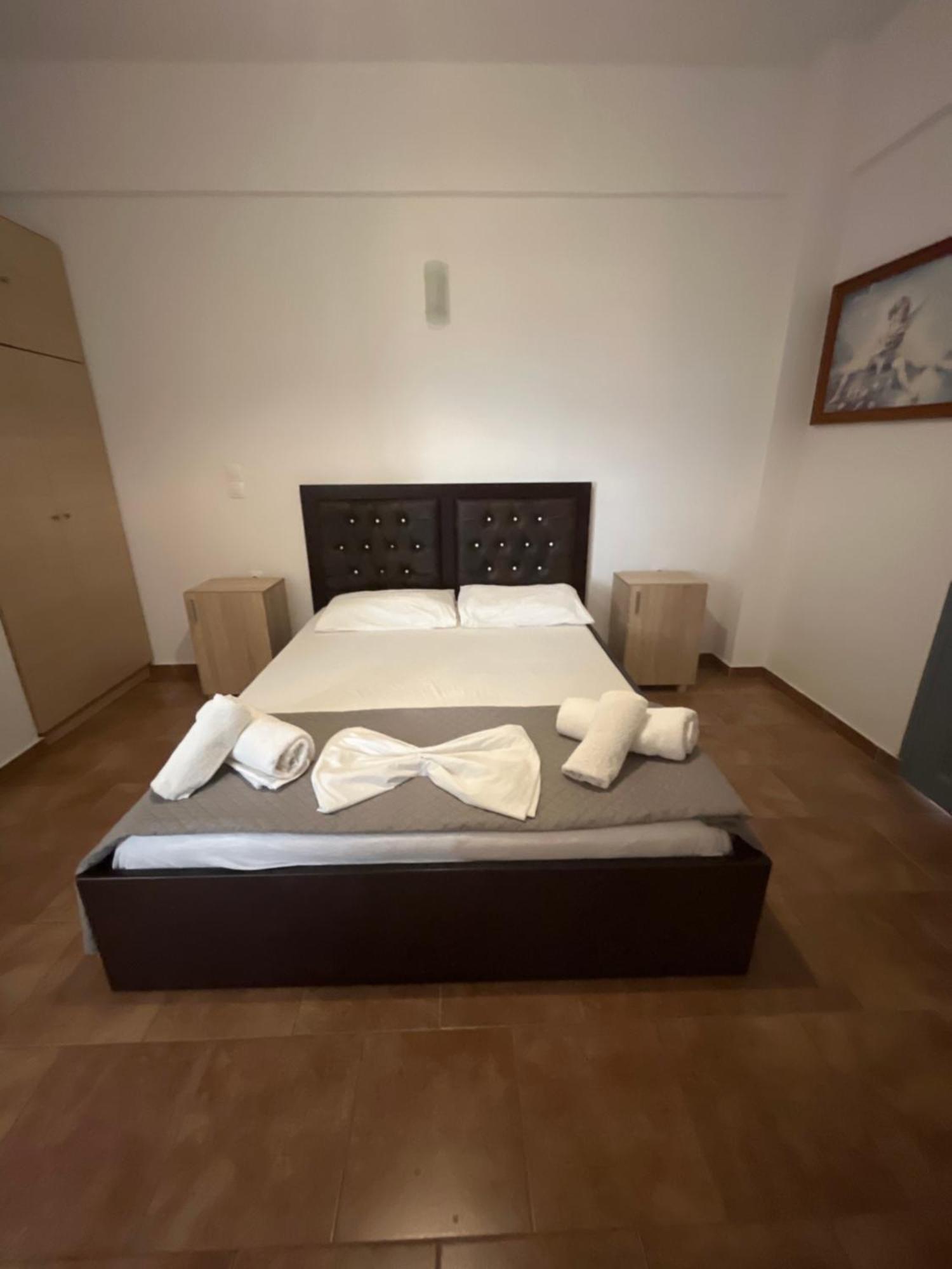 Leon Lux Apartments Perivolos  Ngoại thất bức ảnh