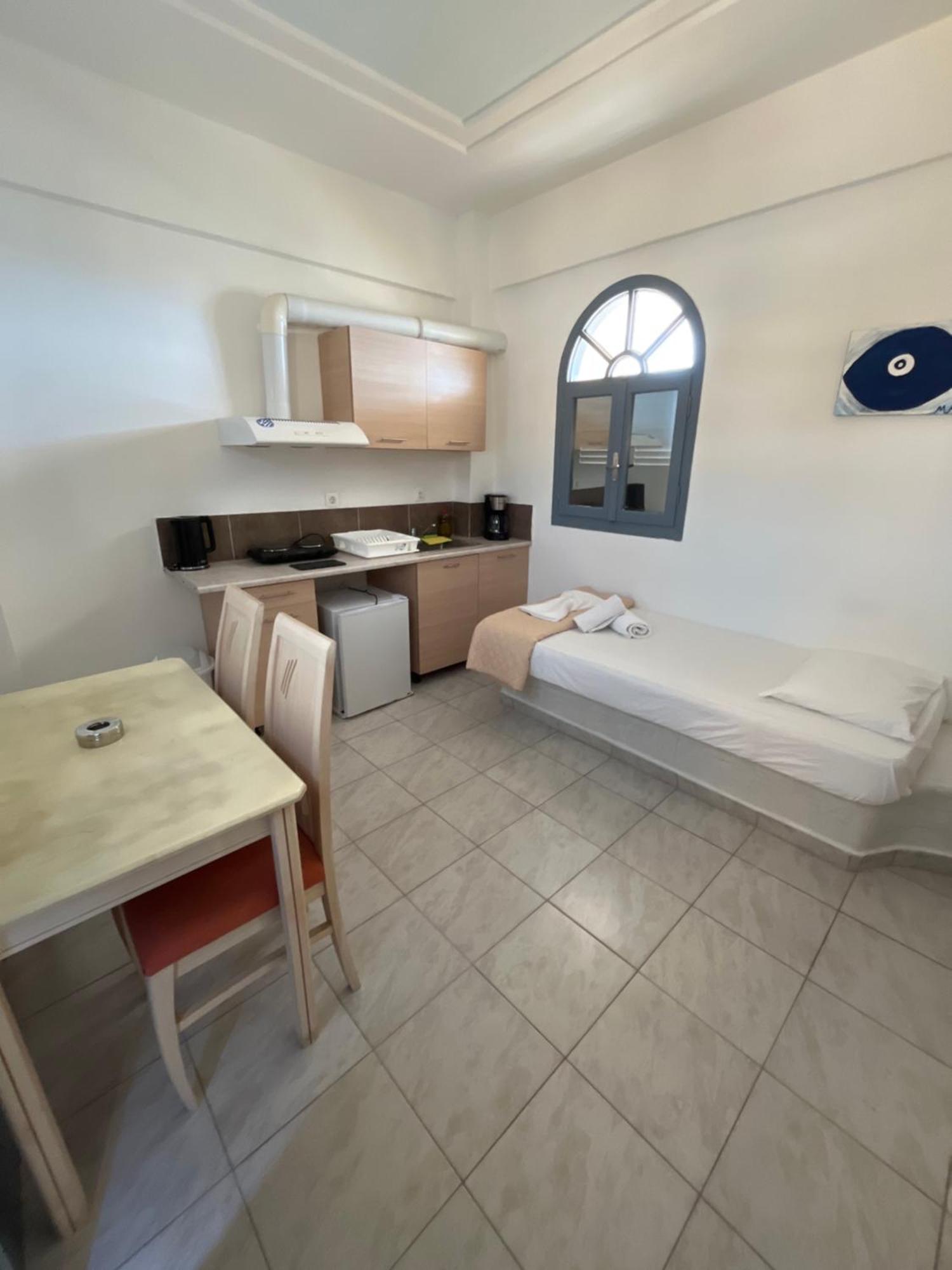 Leon Lux Apartments Perivolos  Ngoại thất bức ảnh