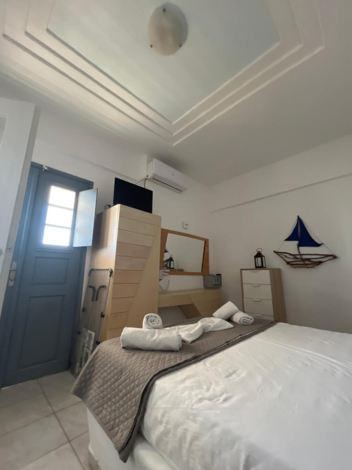 Leon Lux Apartments Perivolos  Ngoại thất bức ảnh