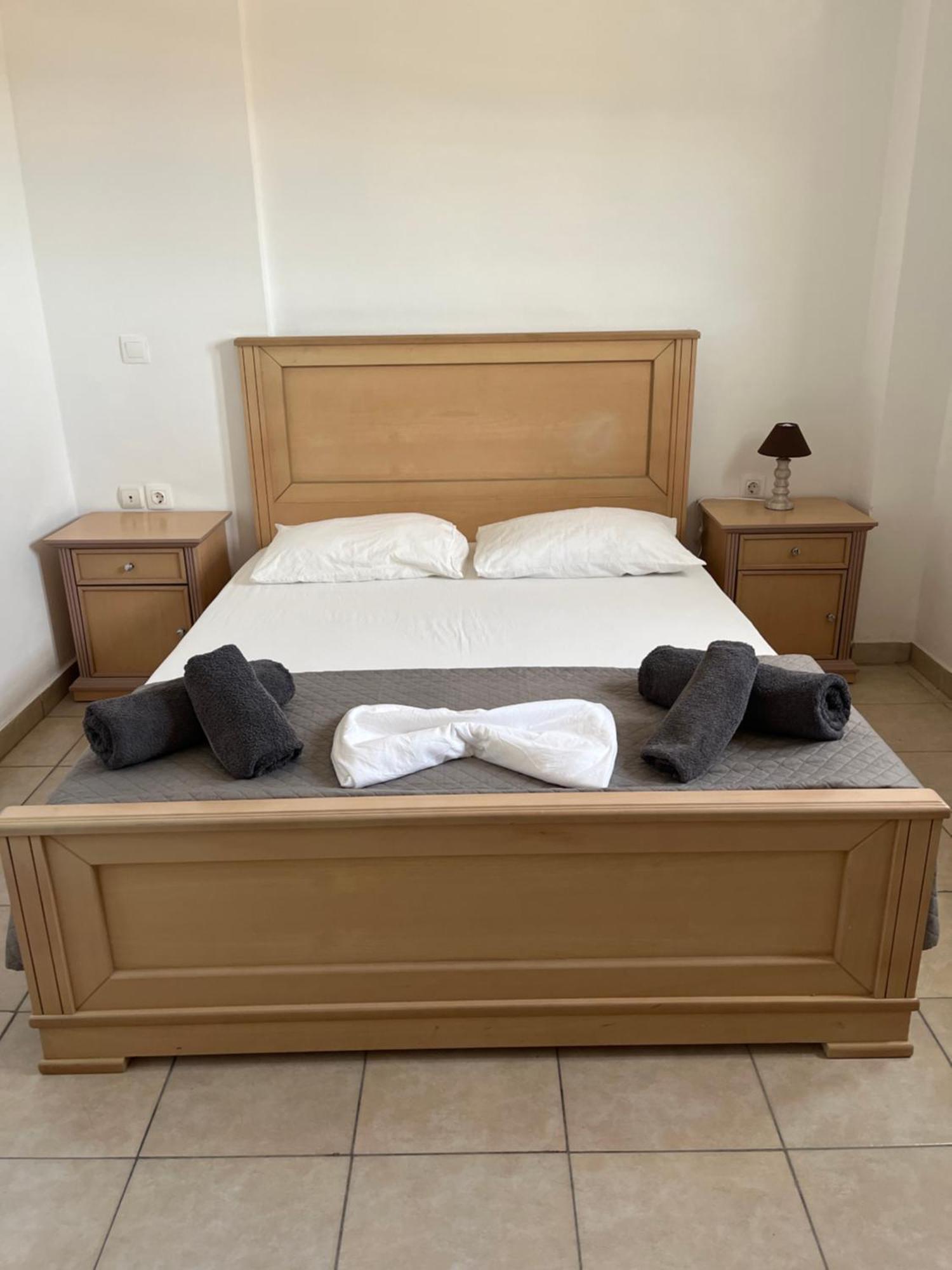 Leon Lux Apartments Perivolos  Ngoại thất bức ảnh