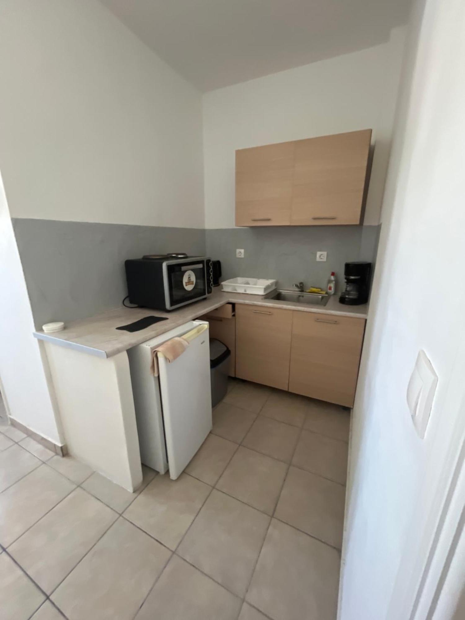 Leon Lux Apartments Perivolos  Ngoại thất bức ảnh