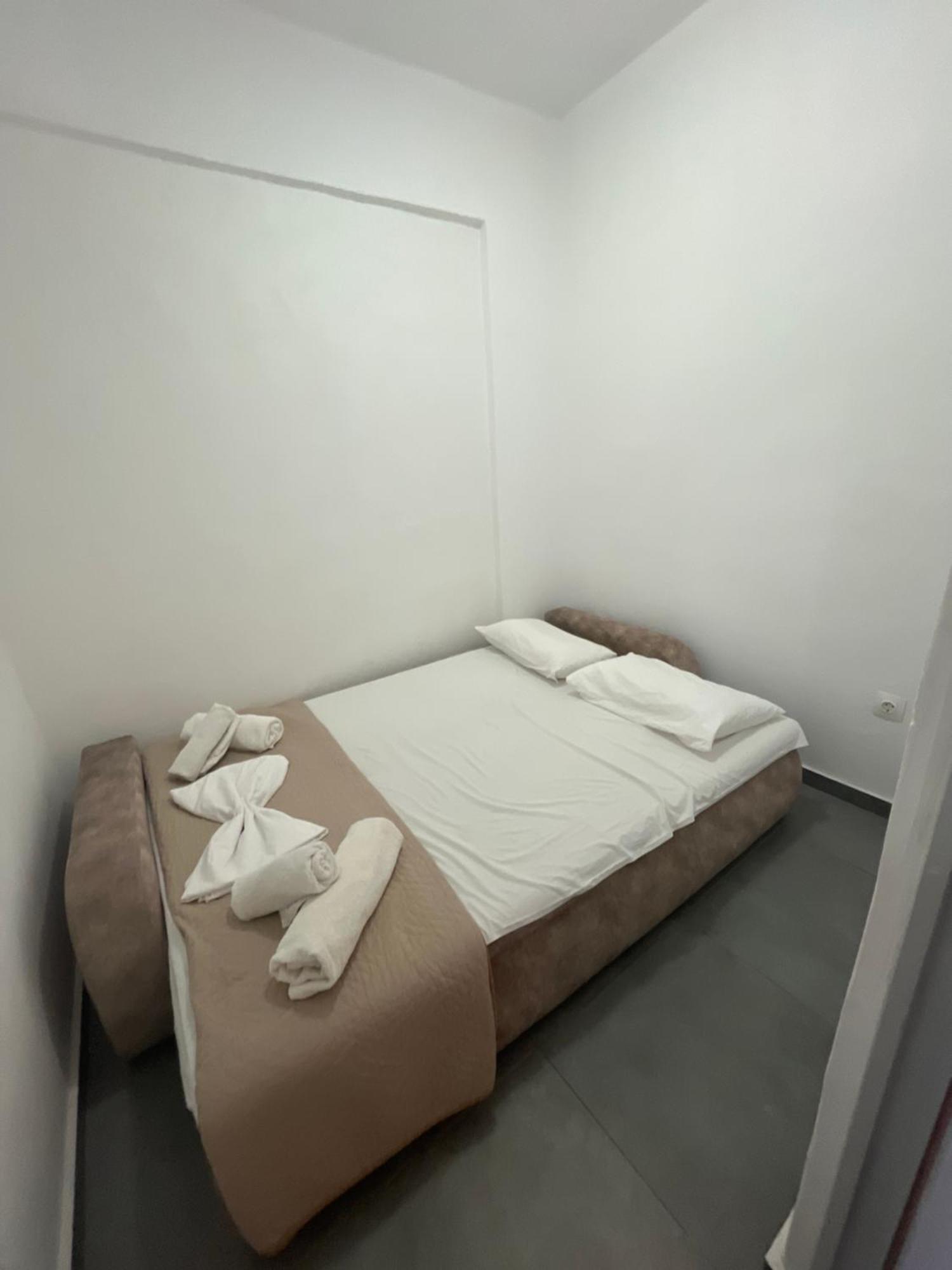 Leon Lux Apartments Perivolos  Ngoại thất bức ảnh