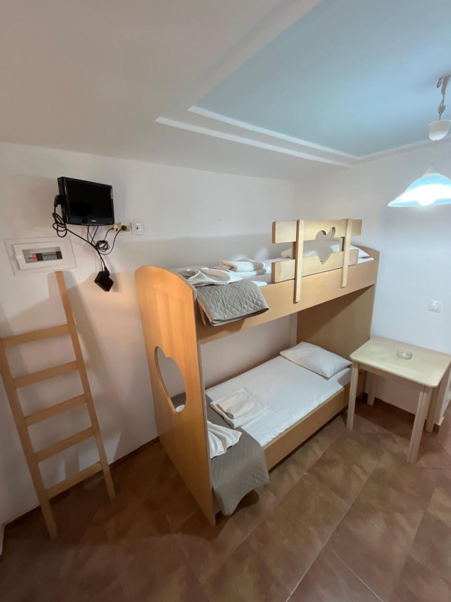 Leon Lux Apartments Perivolos  Ngoại thất bức ảnh