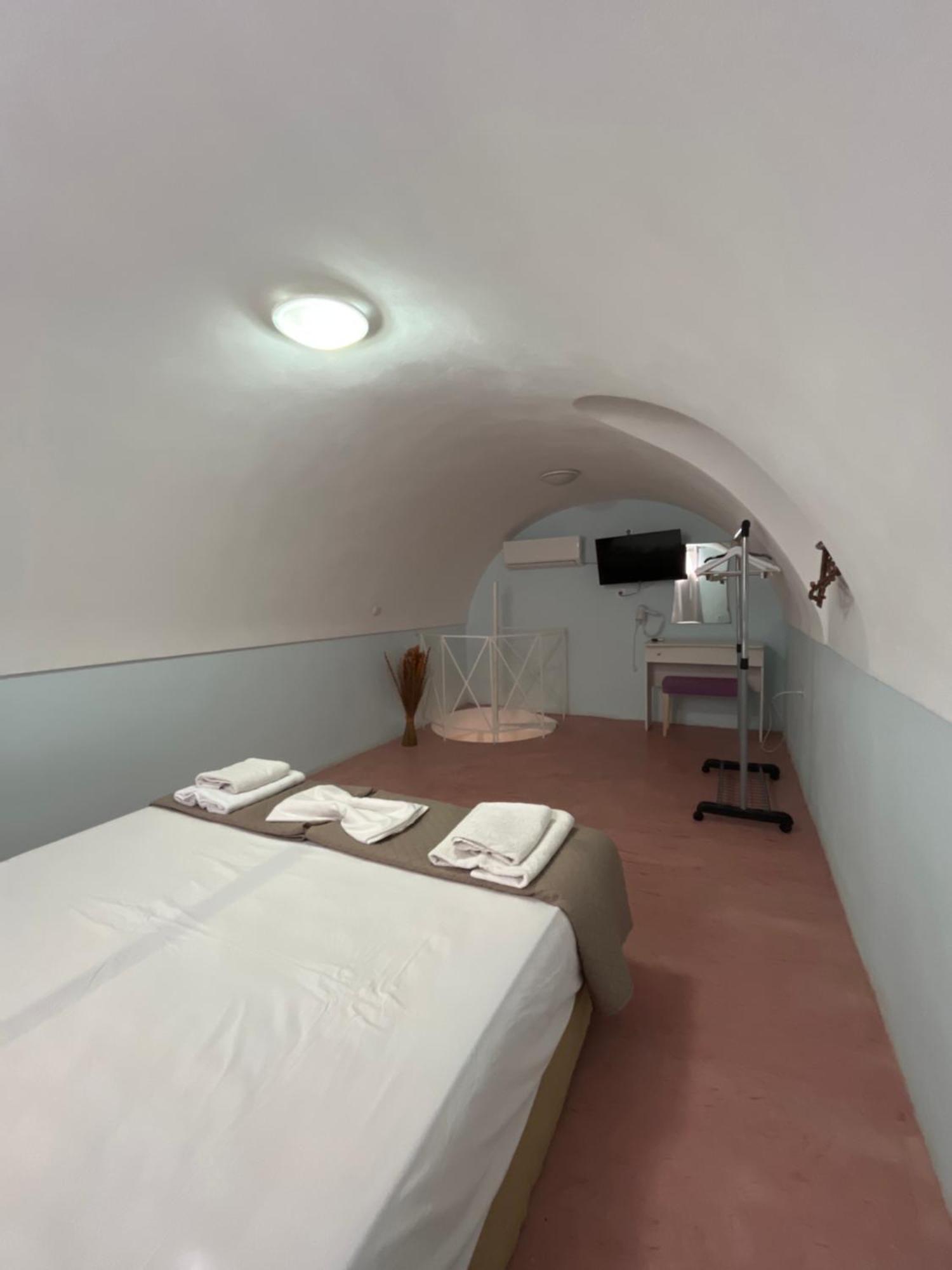 Leon Lux Apartments Perivolos  Ngoại thất bức ảnh