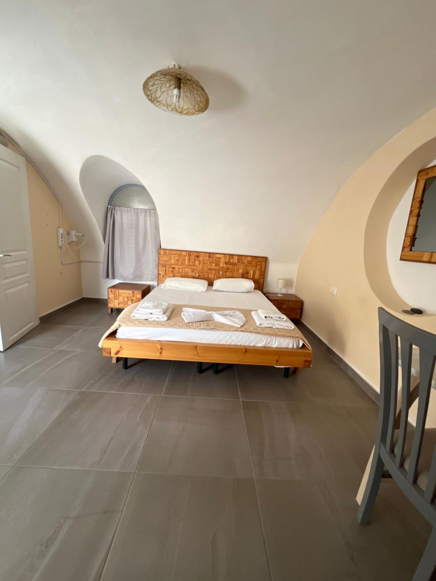 Leon Lux Apartments Perivolos  Ngoại thất bức ảnh