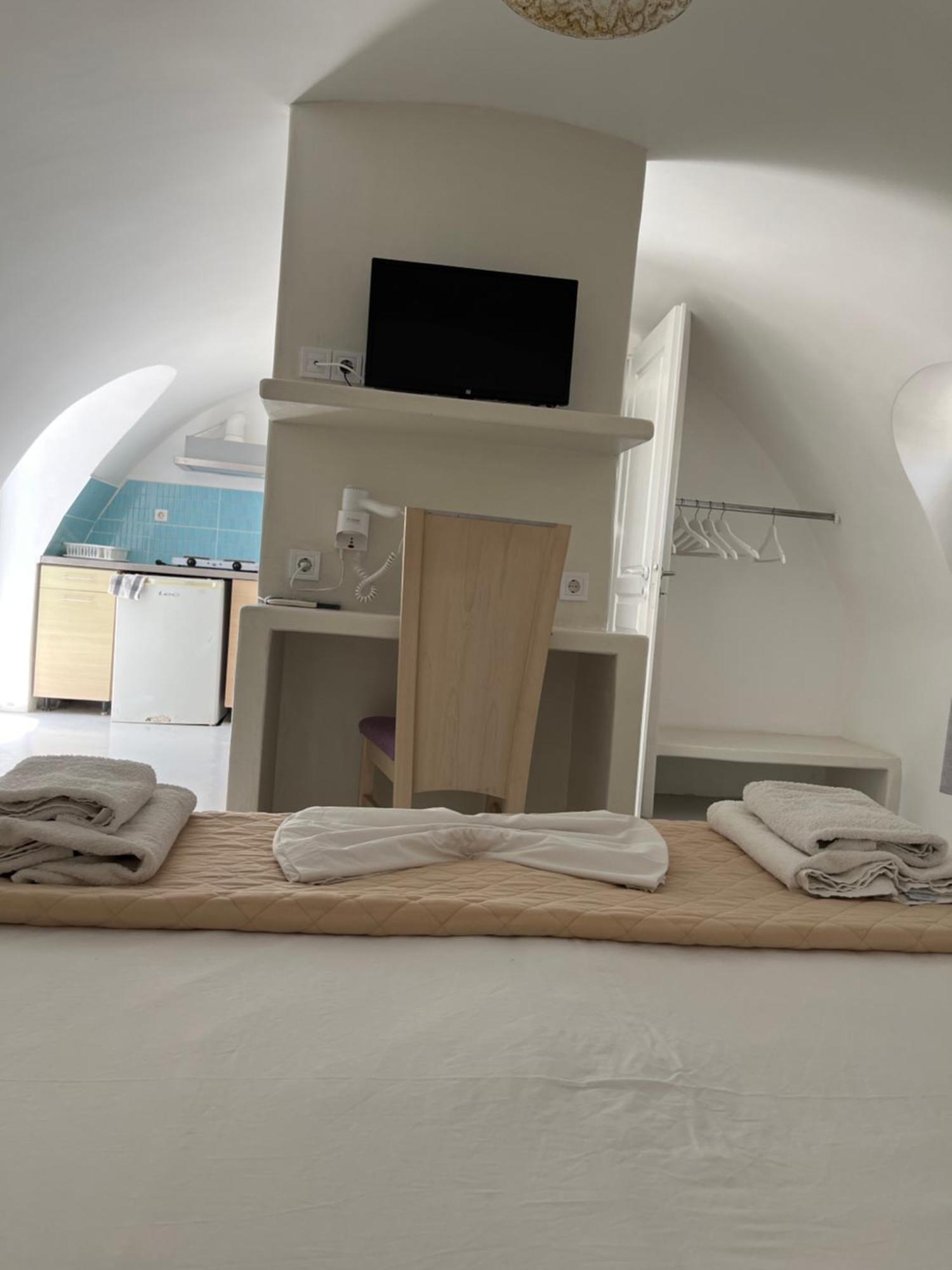 Leon Lux Apartments Perivolos  Ngoại thất bức ảnh